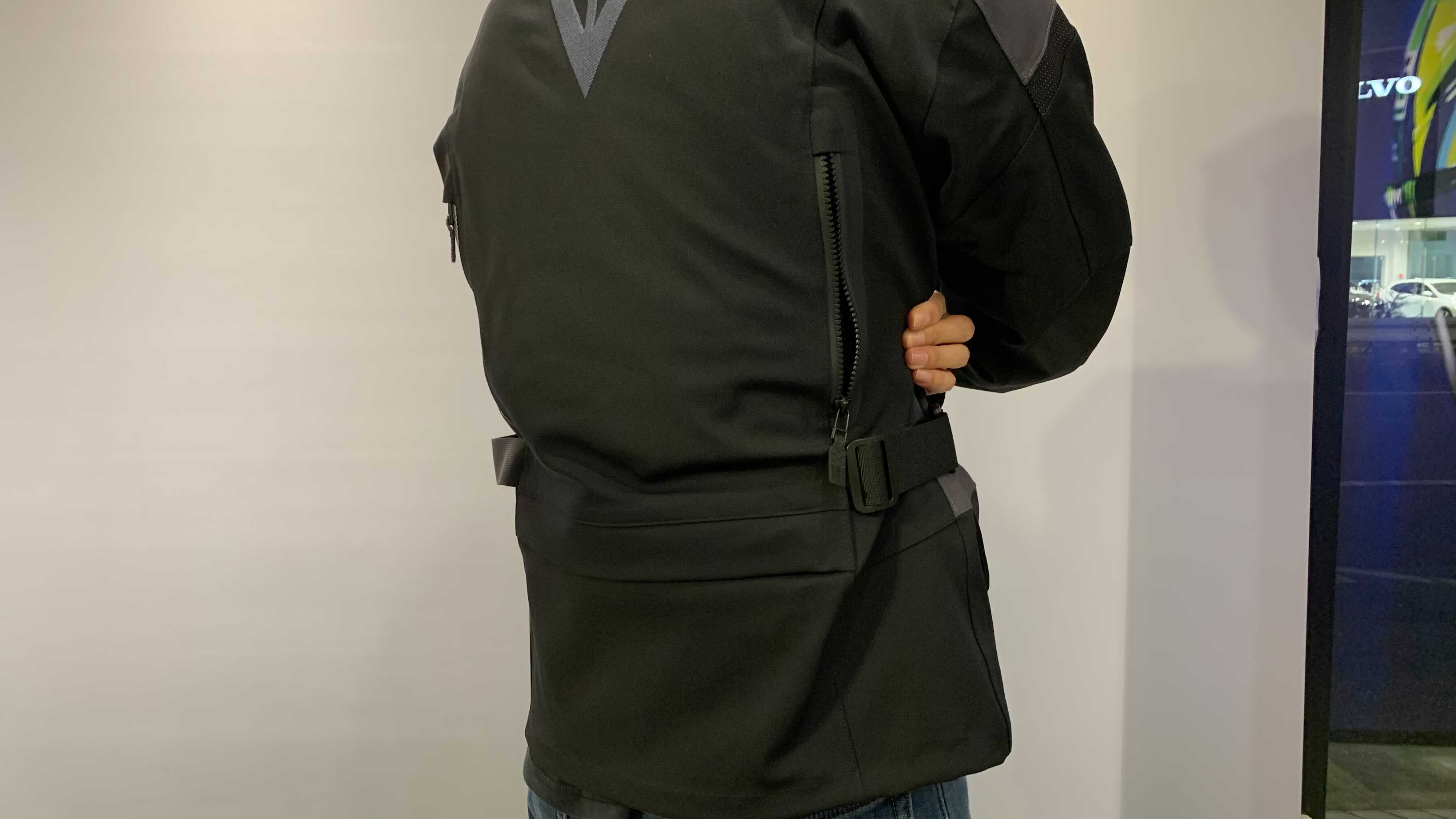 防水・防寒・快適性を兼ね備えたツーリングジャケット”TONALE D-DRY